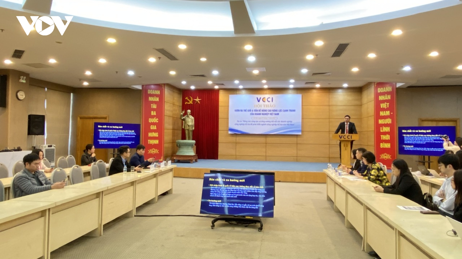 "Khe cửa” toàn cầu thu hẹp, doanh nghiệp Việt buộc tăng tốc tái cấu trúc